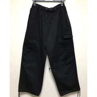 ビームス(BEAMS)のBeAMS 新品最新作　裾ドロスト　ミリタリー　ルーズパンツ　カーゴパンツ　黒(ワークパンツ/カーゴパンツ)