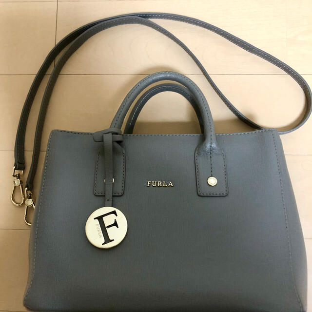 FURLA ハンドバッグ リンダ サフィアーノレザー チャーム付き 人気色