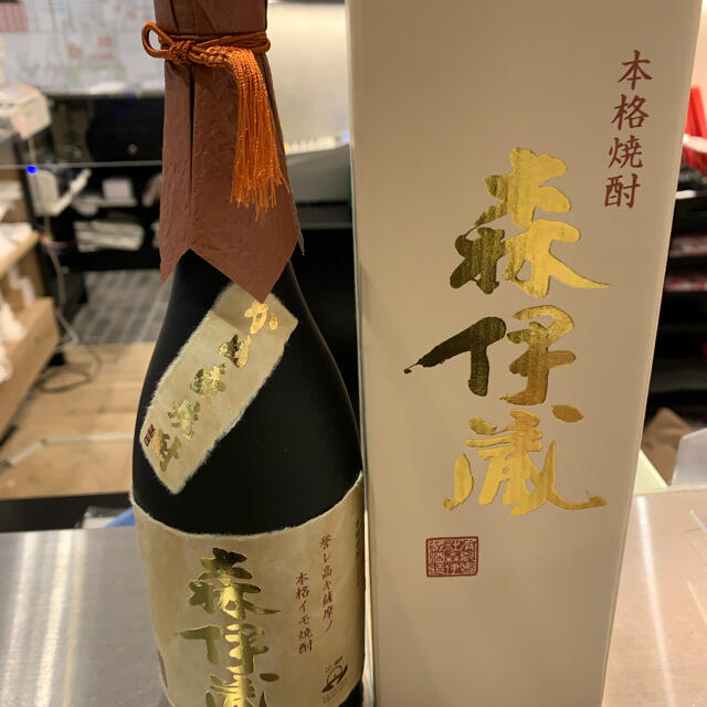 本格　焼酎　森伊蔵　限定　720ml  食品/飲料/酒の酒(焼酎)の商品写真