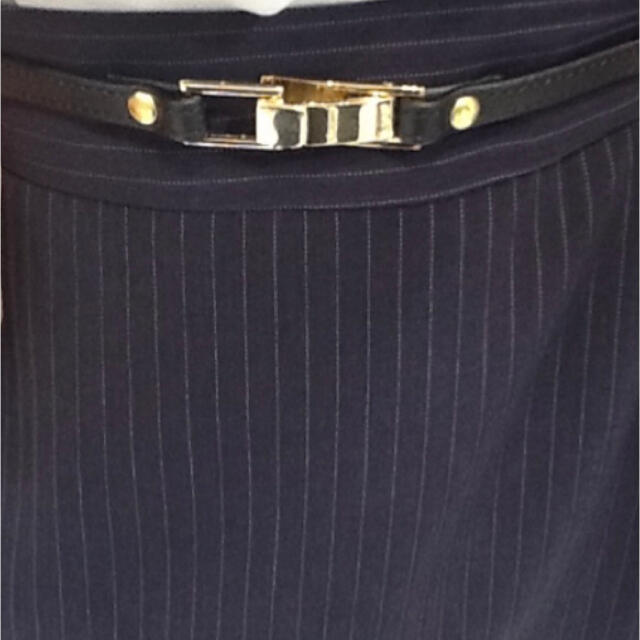 THE SUIT COMPANY(スーツカンパニー)の[美品]ザスーツカンパニー　ピンストライプ柄ネイビースーツ4点セット レディースのフォーマル/ドレス(スーツ)の商品写真