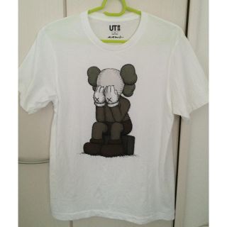 UNIQLO - ユニクロ UTカウズTシャツ/KAWS/白ホワイトの通販 by HESO's ...