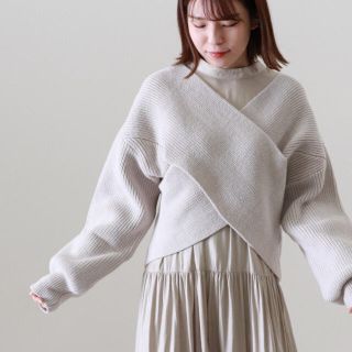 チークバイアルシーヴ(Cheek by archives)の【新品】クロスカシュクールニット　cheek 2021春(ニット/セーター)