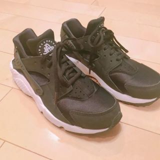 ナイキ(NIKE)のナイキ　エアハラチ Nike Air Huarache 25.5 ブラック(スニーカー)