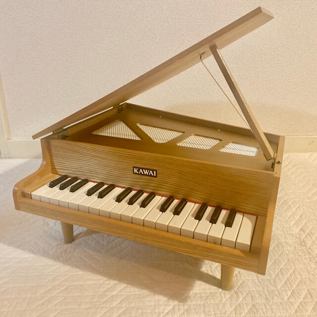 超人気の ミニ グランドピアノ カワイ KAWAI ナチュラル 木目調 鍵盤 