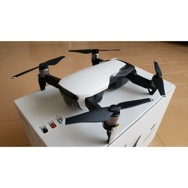 【超美品】ﾄﾞﾛｰﾝ  Mavic Air Fly More Combo エンタメ/ホビーのおもちゃ/ぬいぐるみ(ホビーラジコン)の商品写真