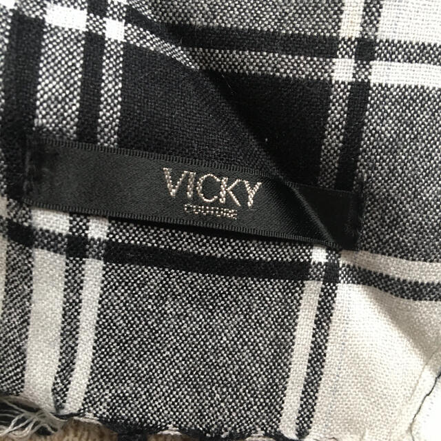 VICKY(ビッキー)のビッキー　ストール　黒　白　千鳥　チェック レディースのファッション小物(ストール/パシュミナ)の商品写真