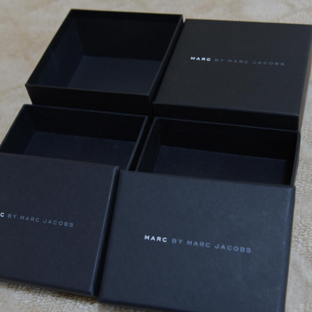 MARC BY MARC JACOBS(マークバイマークジェイコブス)の＊MARC BY MARC JACOBS＊空箱 レディースのバッグ(ショップ袋)の商品写真