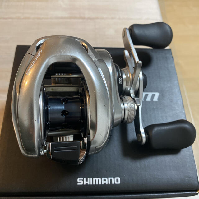 SHIMANO(シマノ)のメタニウムMGL ノーマルギア　右ハンドル スポーツ/アウトドアのフィッシング(リール)の商品写真