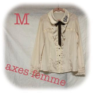 アクシーズファム(axes femme)の【美品！】アクシーズファム　ブラウス　レディース　オフホワイト　M(シャツ/ブラウス(長袖/七分))