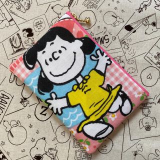 スヌーピー(SNOOPY)の☆ ルーシー フラットポーチ ☆ ビンテージシーツ リメイク お花柄(ポーチ)