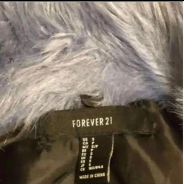 FOREVER 21(フォーエバートゥエンティーワン)のFOREVER21 ファー付きライダースジャケット S レディースのジャケット/アウター(ライダースジャケット)の商品写真