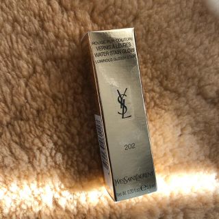 イヴサンローランボーテ(Yves Saint Laurent Beaute)のルージュ ピュールクチュール ヴェルニ ウォーターグロウ 202(リップグロス)