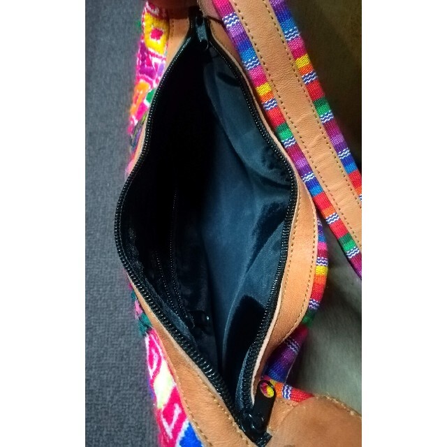 エスニック　カラフル＆レザーのバッグ♡チチカカ　チャイハネ　マライカ　民族　古着 レディースのバッグ(ショルダーバッグ)の商品写真