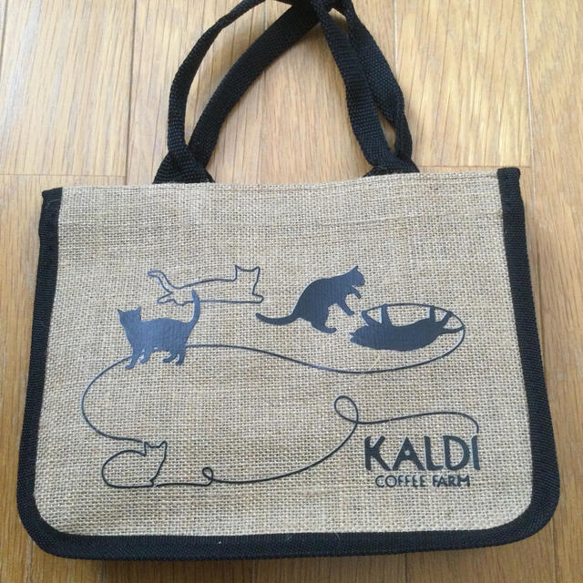 KALDI(カルディ)のカルディ　猫の日バッグ　カレンダー レディースのバッグ(トートバッグ)の商品写真