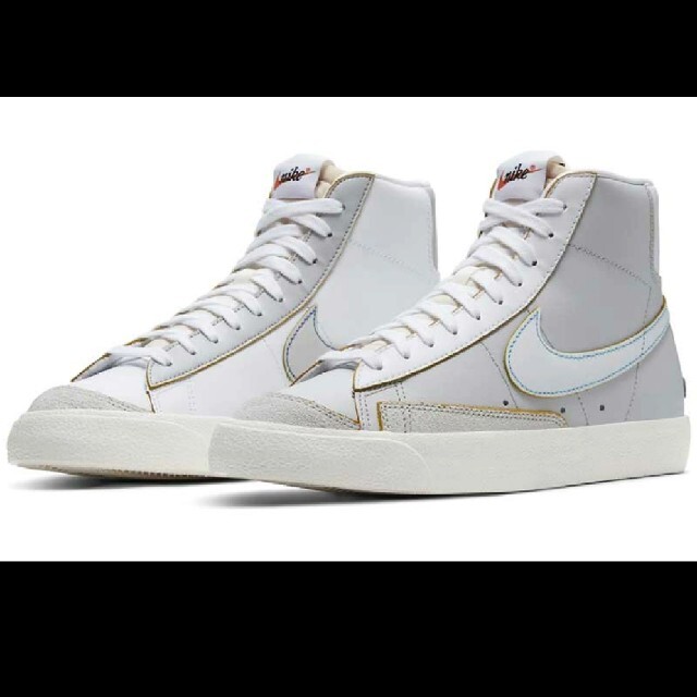 NIKE(ナイキ)のNIKE W BLAZER MID '77ナイキ　 ブレザー ミッド　28.5 メンズの靴/シューズ(スニーカー)の商品写真