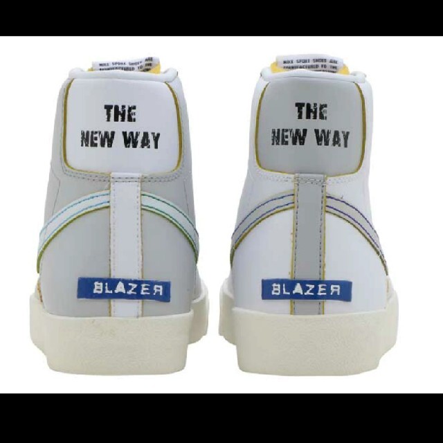 NIKE(ナイキ)のNIKE W BLAZER MID '77ナイキ　 ブレザー ミッド　28.5 メンズの靴/シューズ(スニーカー)の商品写真