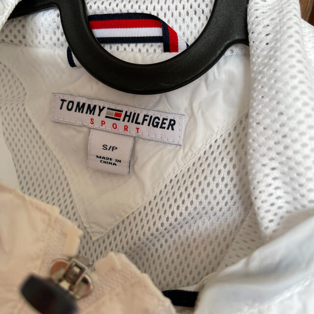 TOMMY HILFIGER(トミーヒルフィガー)のTOMMY ナイロンジャケット レディースのジャケット/アウター(ナイロンジャケット)の商品写真