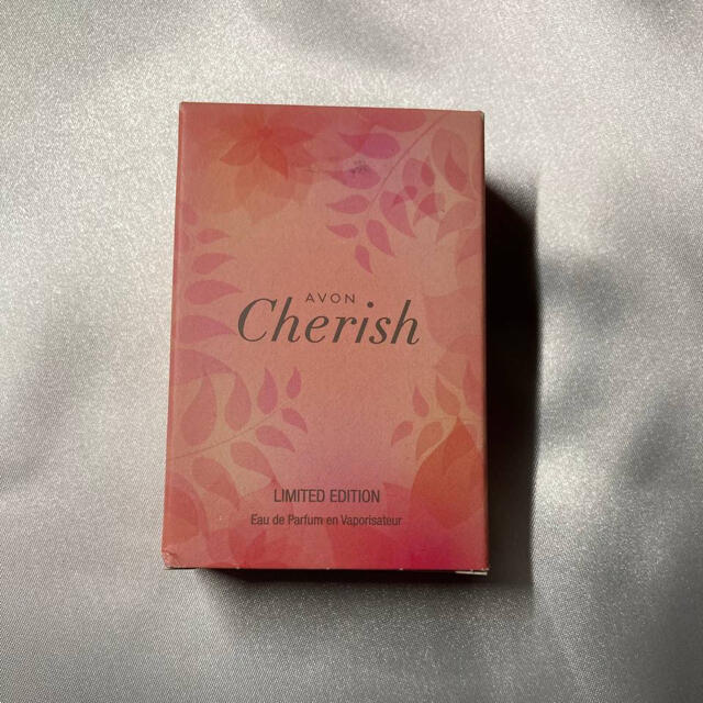 AVON(エイボン)の最終値下 新品 送料込 Avon Cherish 限定品 香水 30ml コスメ/美容の香水(香水(女性用))の商品写真