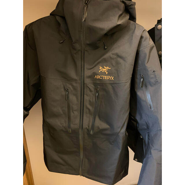 ARC'TERYX(アークテリクス)の極美品 S アークテリクス アルファSV ジャケット メンズのジャケット/アウター(マウンテンパーカー)の商品写真