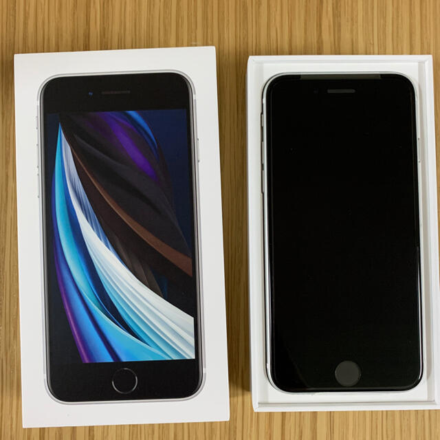 iPhone SE 2台希望　白と黒