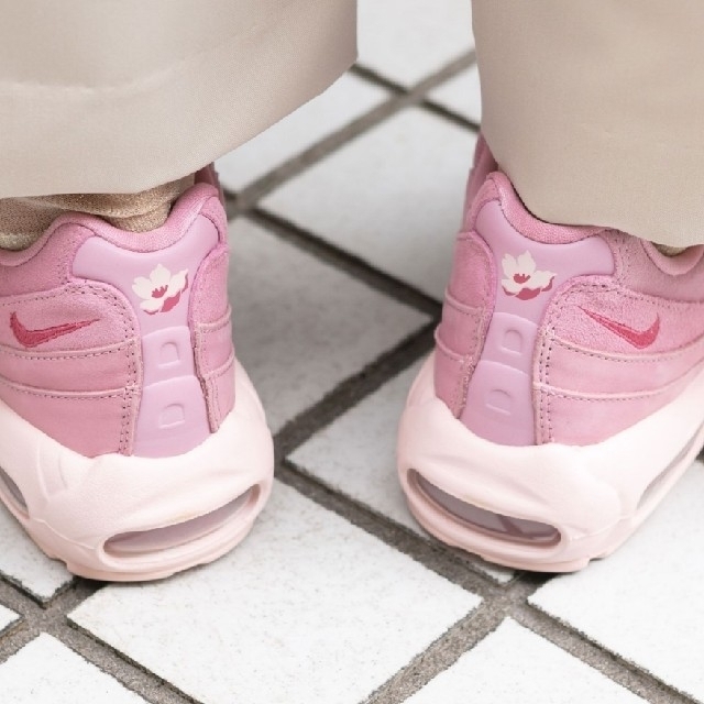 25cm★桜????NIKE W AIR MAX 95 SE　FIREBERRY 1