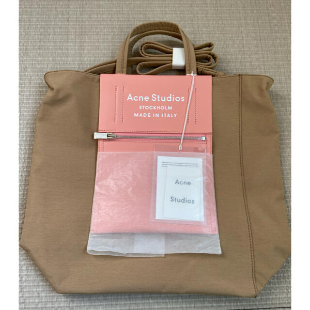 新品・未使用　acne studios バック25cm持ち手