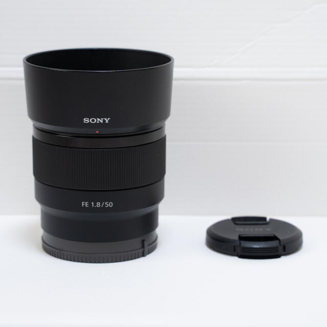 SONY(ソニー)の7% off クーポンありSony 50mm f1.8 FE フルサイズ対応 スマホ/家電/カメラのカメラ(レンズ(単焦点))の商品写真