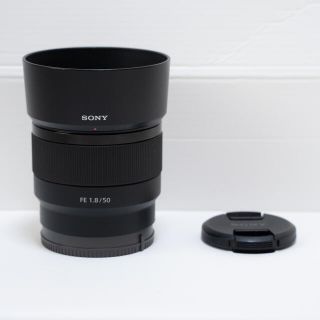 ソニー(SONY)の7% off クーポンありSony 50mm f1.8 FE フルサイズ対応(レンズ(単焦点))