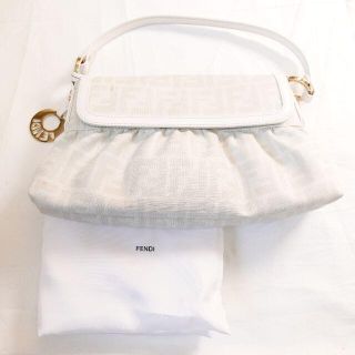 フェンディ(FENDI)の■FENDI　ハンドバッグ　白　レディース(ハンドバッグ)