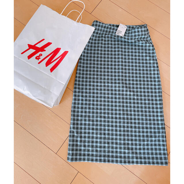 H&M(エイチアンドエム)のH&M♥NiziU コレクション アヤカ着用 レディースのスカート(ひざ丈スカート)の商品写真