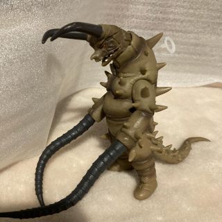 BANDAI - 大きめのウルトラ怪獣三体バジリス、モンスアーガー