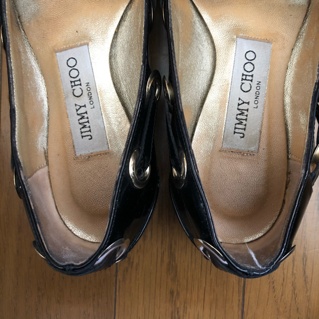 JIMMY CHOO(ジミーチュウ)のJIMMY CHOO ジミーチュー 黒エナメルフラットシューズ21.5cm レディースの靴/シューズ(バレエシューズ)の商品写真