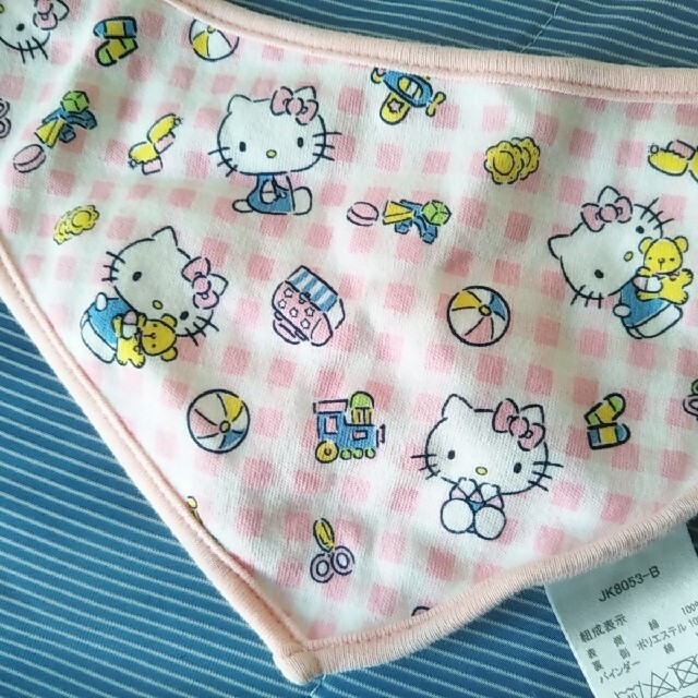 サンリオ(サンリオ)のSanrio サンリオ ハローキティ キティー ベビー スタイ ２枚セット キッズ/ベビー/マタニティのこども用ファッション小物(ベビースタイ/よだれかけ)の商品写真