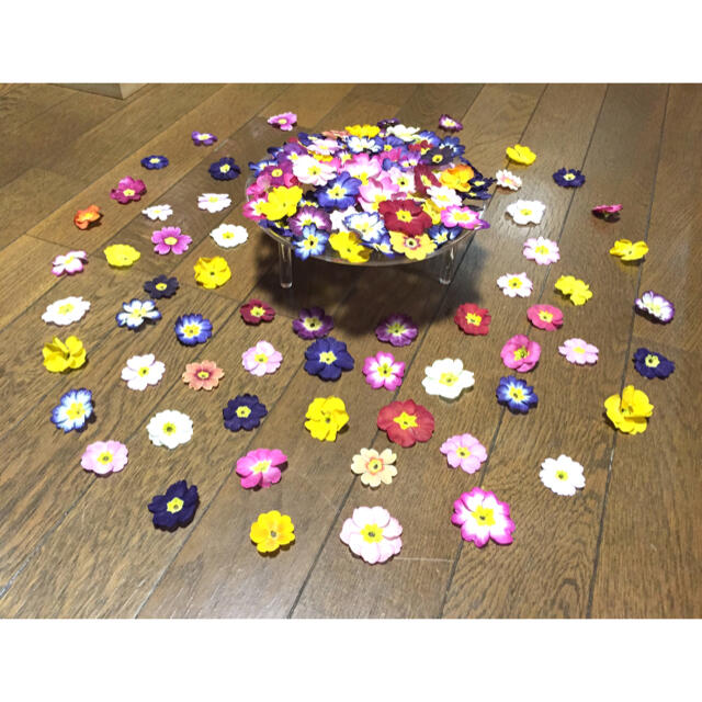 ③ 銀の紫陽花が作ったふんわり可愛い春色プリムラ山盛り50冠です‼️ ハンドメイドのフラワー/ガーデン(ドライフラワー)の商品写真