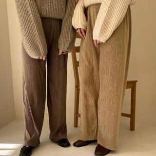 カスタネ(Kastane)のlawgy velours pants beige(カジュアルパンツ)