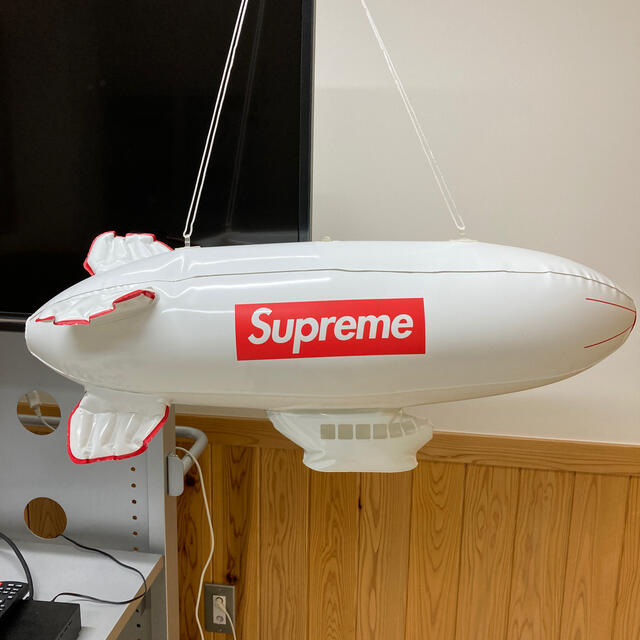 Supreme - ツッキー様専用supreme inflatable blimp 飛行船の通販 by ...