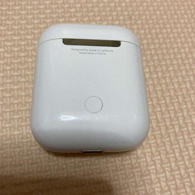 Apple(アップル)のAirPods   APPLE MV7N2J/A 値下げしました！ スマホ/家電/カメラのオーディオ機器(ヘッドフォン/イヤフォン)の商品写真