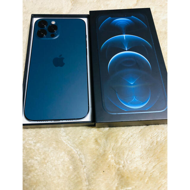 Apple(アップル)のiPhone12Pro Max 128GB docomo スマホ/家電/カメラのスマートフォン/携帯電話(スマートフォン本体)の商品写真