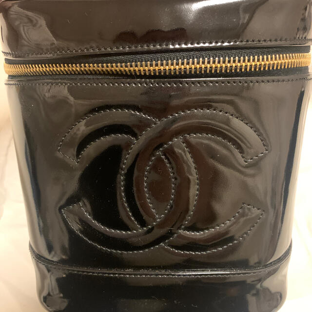 CHANEL(シャネル)のCHANEL シャネル ヴァニティ　化粧ポーチ　バニティバッグ　エナメル レディースのバッグ(ハンドバッグ)の商品写真