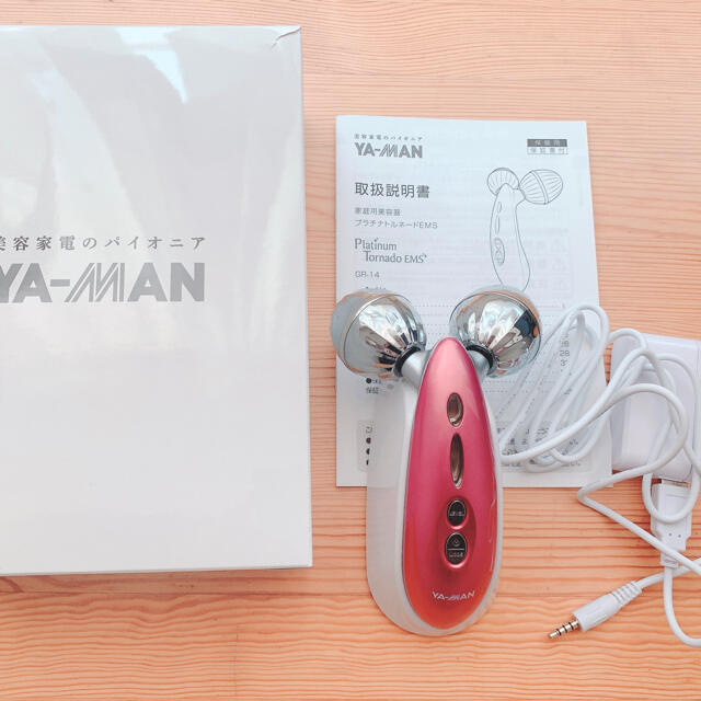 YA-MAN(ヤーマン)の【美品】YA-MAN プラチナトルネードEMS GR-14P プラチナピンク スマホ/家電/カメラの美容/健康(フェイスケア/美顔器)の商品写真