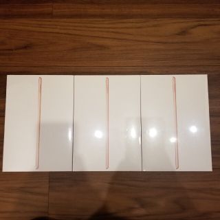 アイパッド(iPad)のiPad 第7世代 32GB gold 3台セット 新品(タブレット)