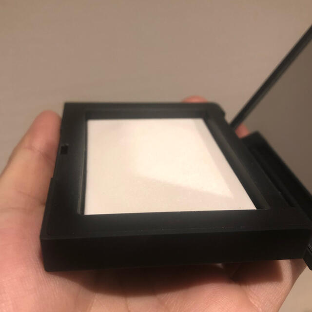 NARS(ナーズ)のNARS★ライトリフレクティングセッティングパウダープレストN コスメ/美容のベースメイク/化粧品(フェイスパウダー)の商品写真