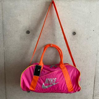 ナイキ(NIKE)の★NIKE★ナイキ レア！軽量 ピンク スポーツ バッグ ジム ショルダーバッグ(その他)