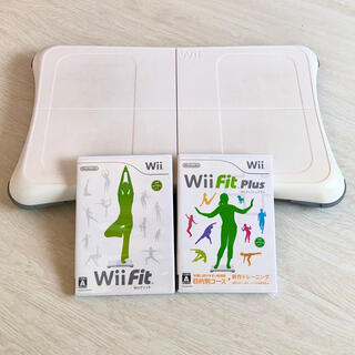ウィー(Wii)のWii バランスボード・Wii Fit・Wii Fit Plus Wiiの3点 (家庭用ゲーム機本体)