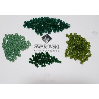 スワロフスキー(SWAROVSKI)の《専用》★ SWAROVSKI ビーズ 4種類×2(各種パーツ)