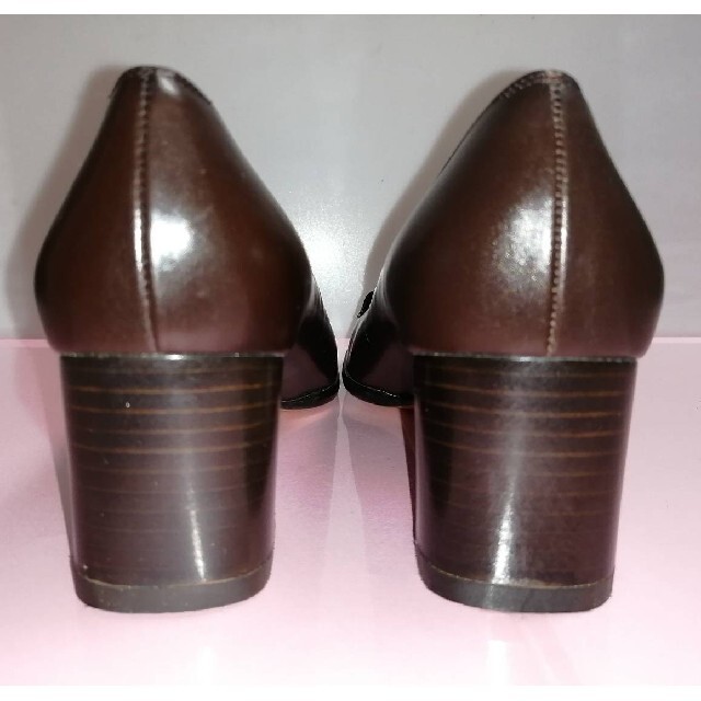 Salvatore Ferragamo(サルヴァトーレフェラガモ)の未使用美品‼️フェラガモ 金具パンプス 627449 レディースの靴/シューズ(ハイヒール/パンプス)の商品写真