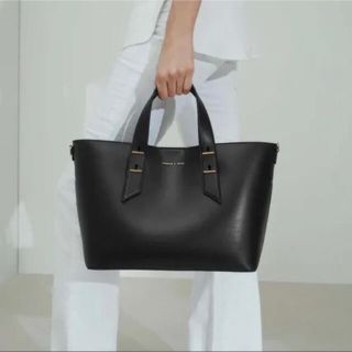 チャールズアンドキース(Charles and Keith)のcharles&keith バック　トートバッグ(ハンドバッグ)