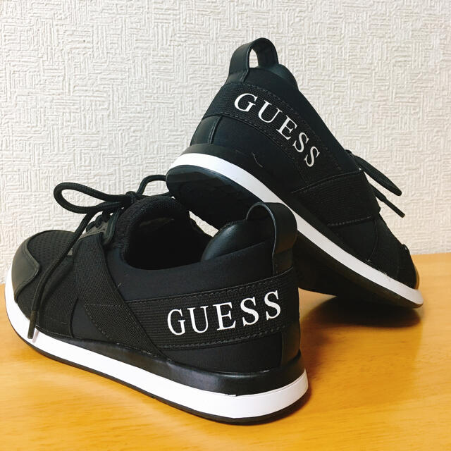 GUESS(ゲス)の【GUESS】新品未使用　スニーカー　US5.5   22.5cm レディースの靴/シューズ(スニーカー)の商品写真
