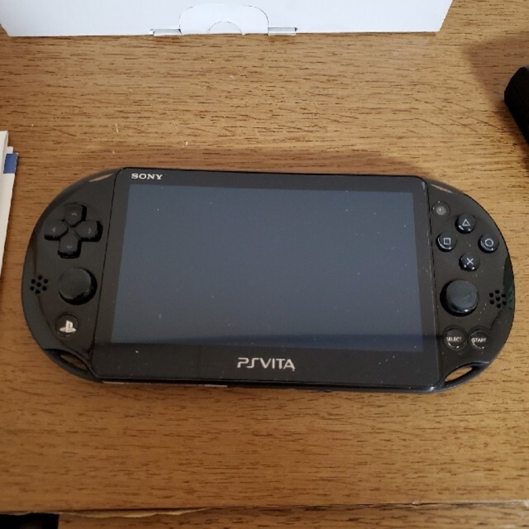 SONY(ソニー)のムロ様専用　美品　PSVita　本体　アトリエ4本セット エンタメ/ホビーのゲームソフト/ゲーム機本体(携帯用ゲームソフト)の商品写真