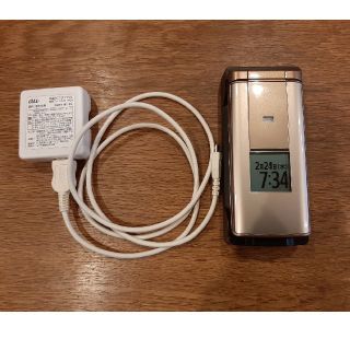 エーユー(au)のau かんたんケータイ　KYF32 ゴールド(携帯電話本体)